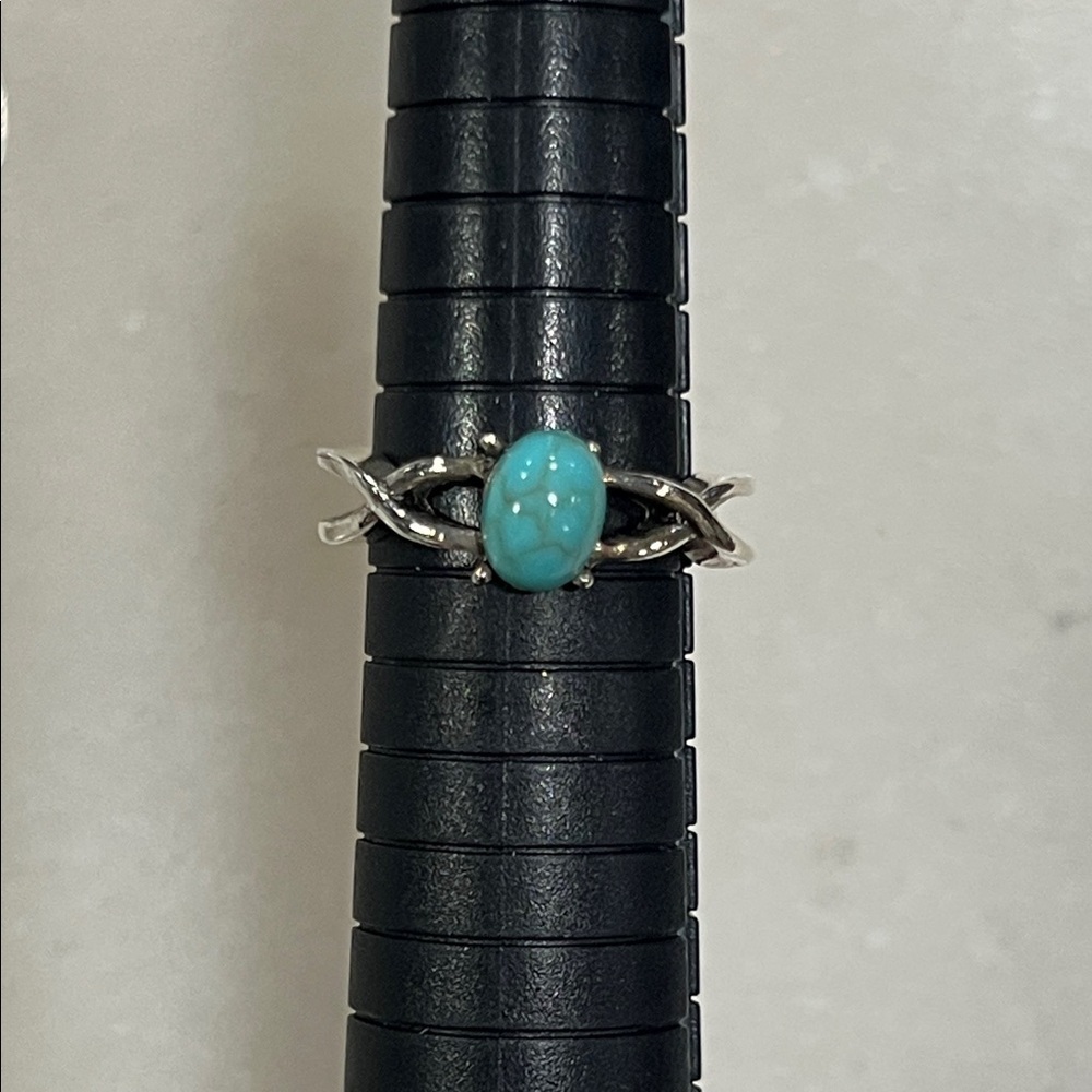 Artisan Kingman Turquoise Silver Plated Ring with Intricate Design